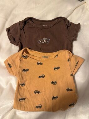 🫐3for$15🫐B4  Kids 2-Pack Pekkle onesies Brown & Mustard 9M